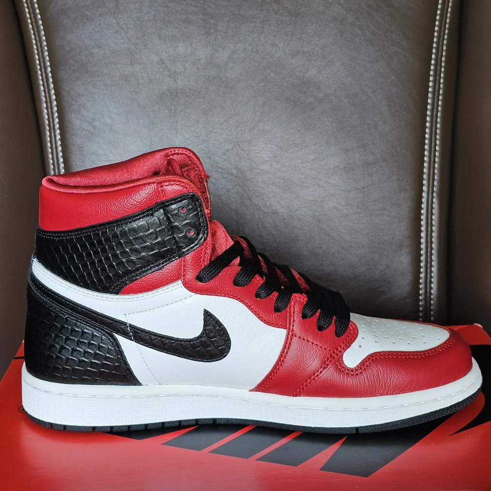 WMNS Air Jordan 1 High OG CD0461-601 Gym Red/Black-White Size 8 - Picture 5 of 6
